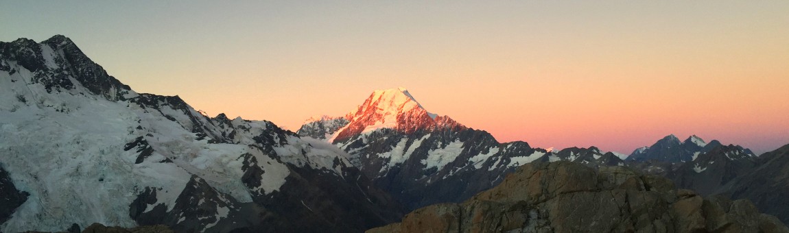 Hike with overnight at the Mueller Hut and glaciers